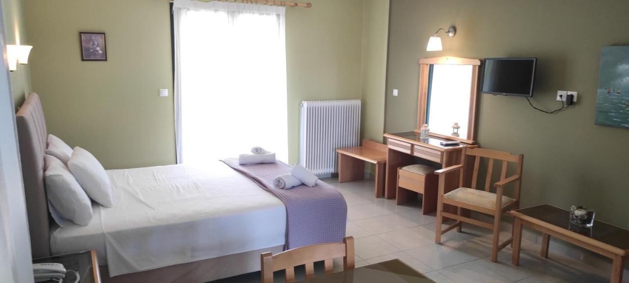Hotel Patelis Poulithra Exterior photo