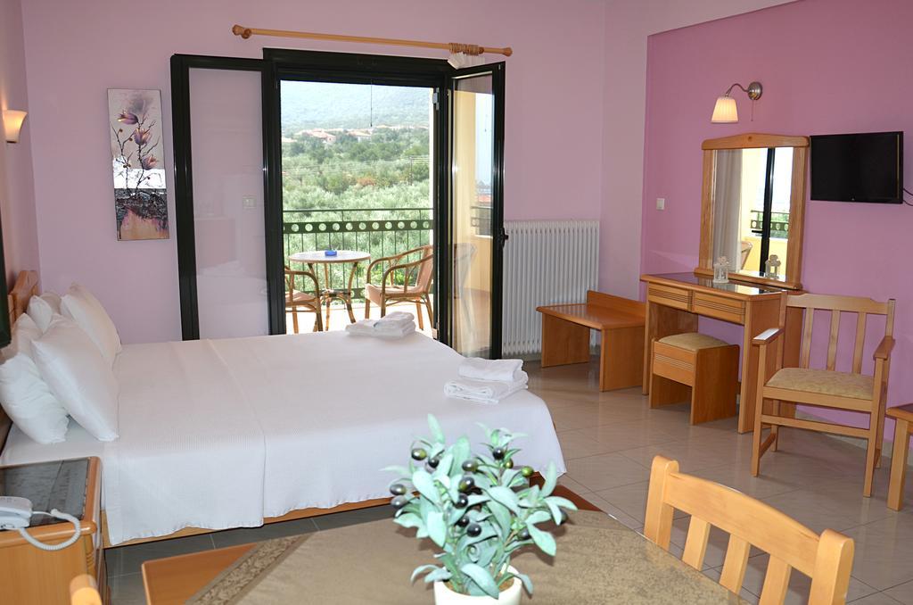 Hotel Patelis Poulithra Exterior photo