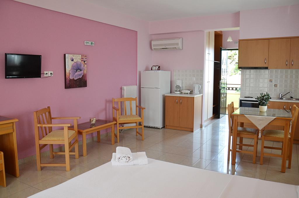 Hotel Patelis Poulithra Exterior photo