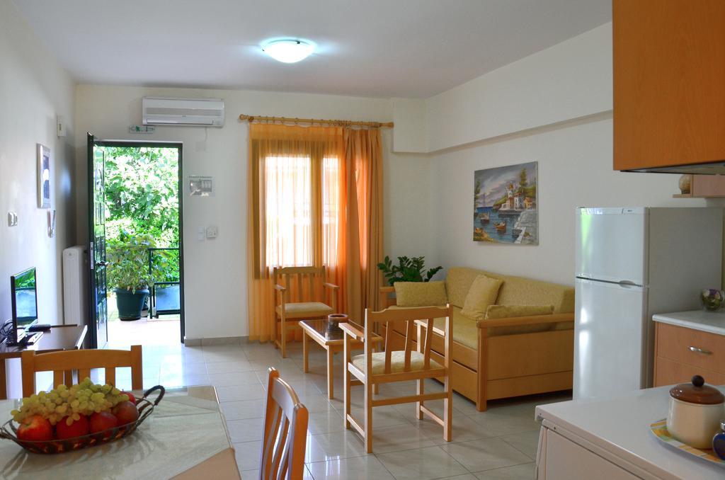 Hotel Patelis Poulithra Exterior photo