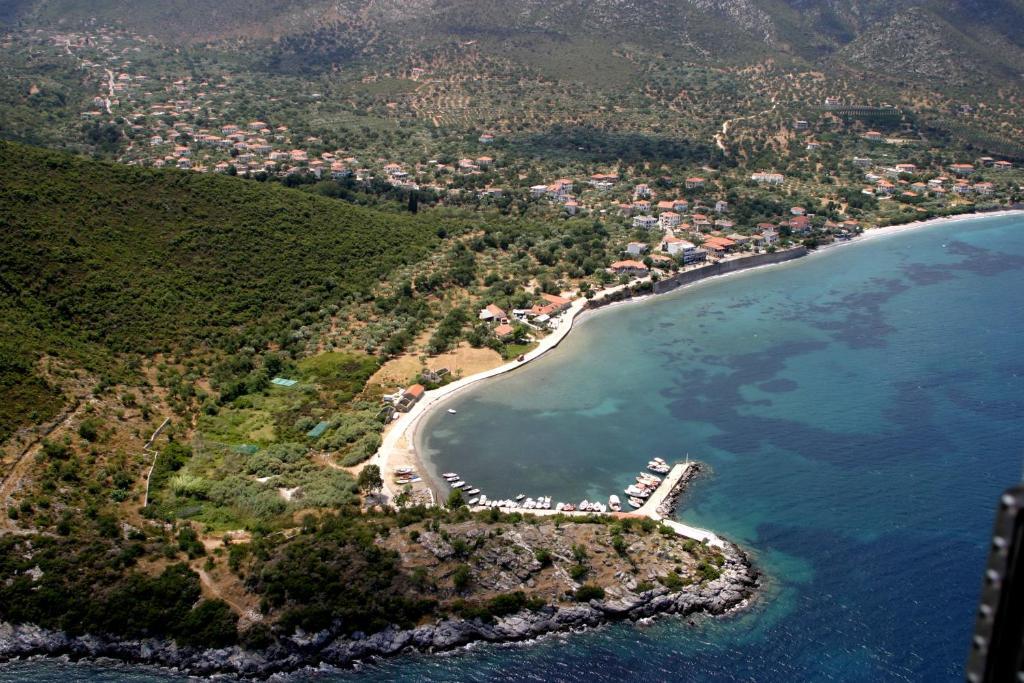 Hotel Patelis Poulithra Exterior photo