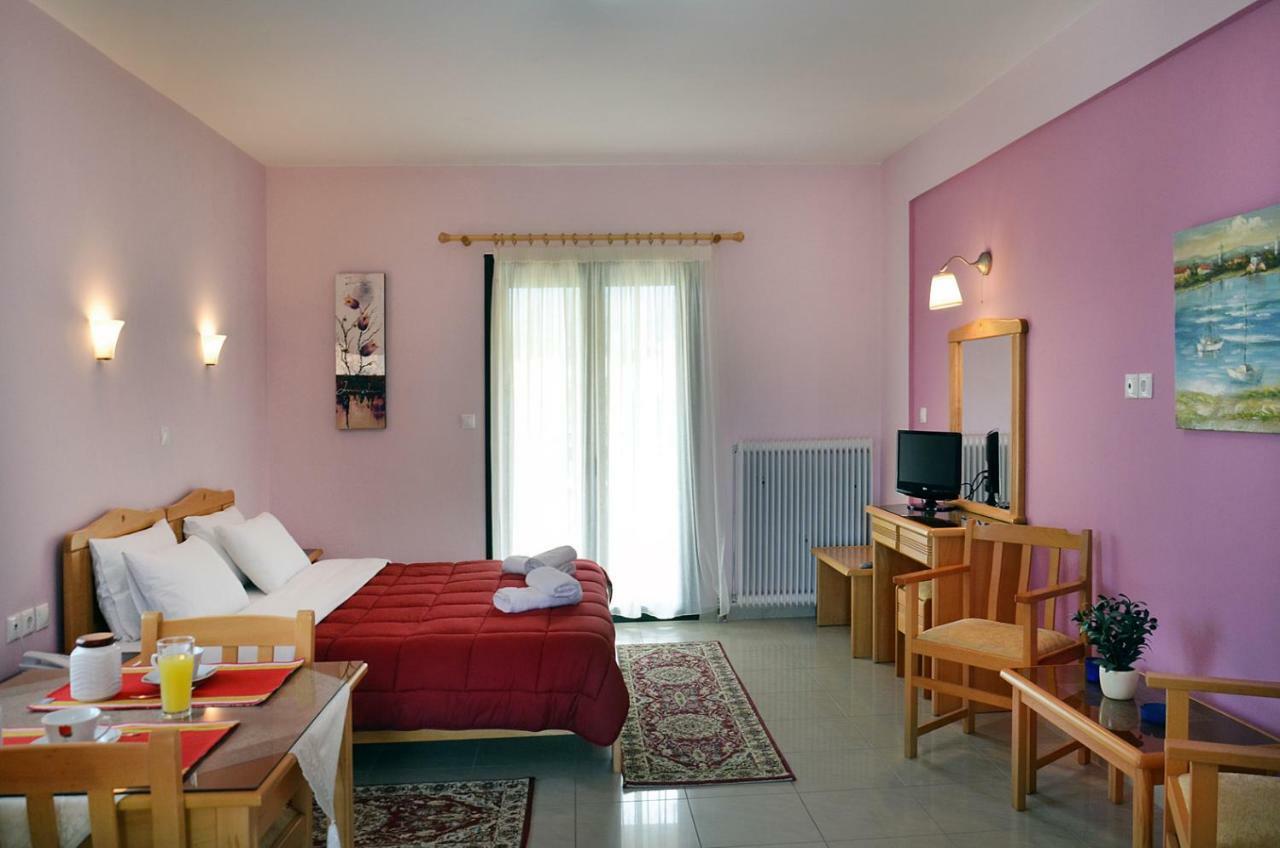 Hotel Patelis Poulithra Exterior photo