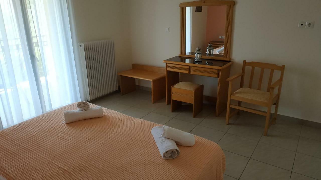 Hotel Patelis Poulithra Exterior photo